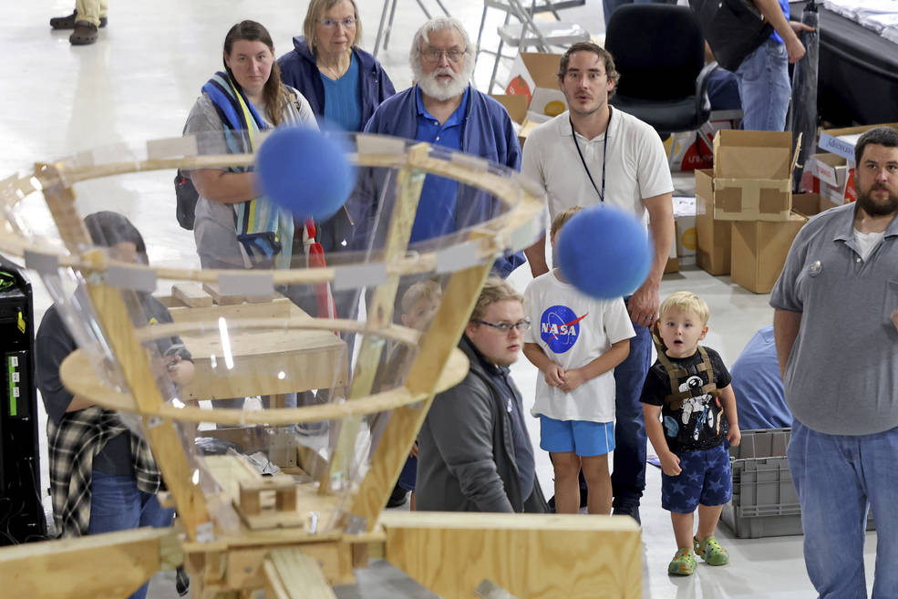 NASA’s Michoud Assembly Facility hosted Family Day on Nov. 5. Attendees viewed the factory, spoke with tenant representatives, and enjoyed hands-on fun activities. 