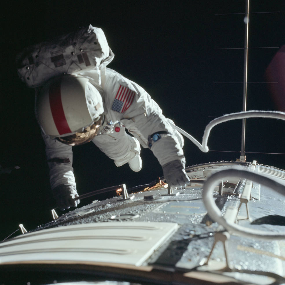 apollo_17_return_to_earth_cislunar_eva