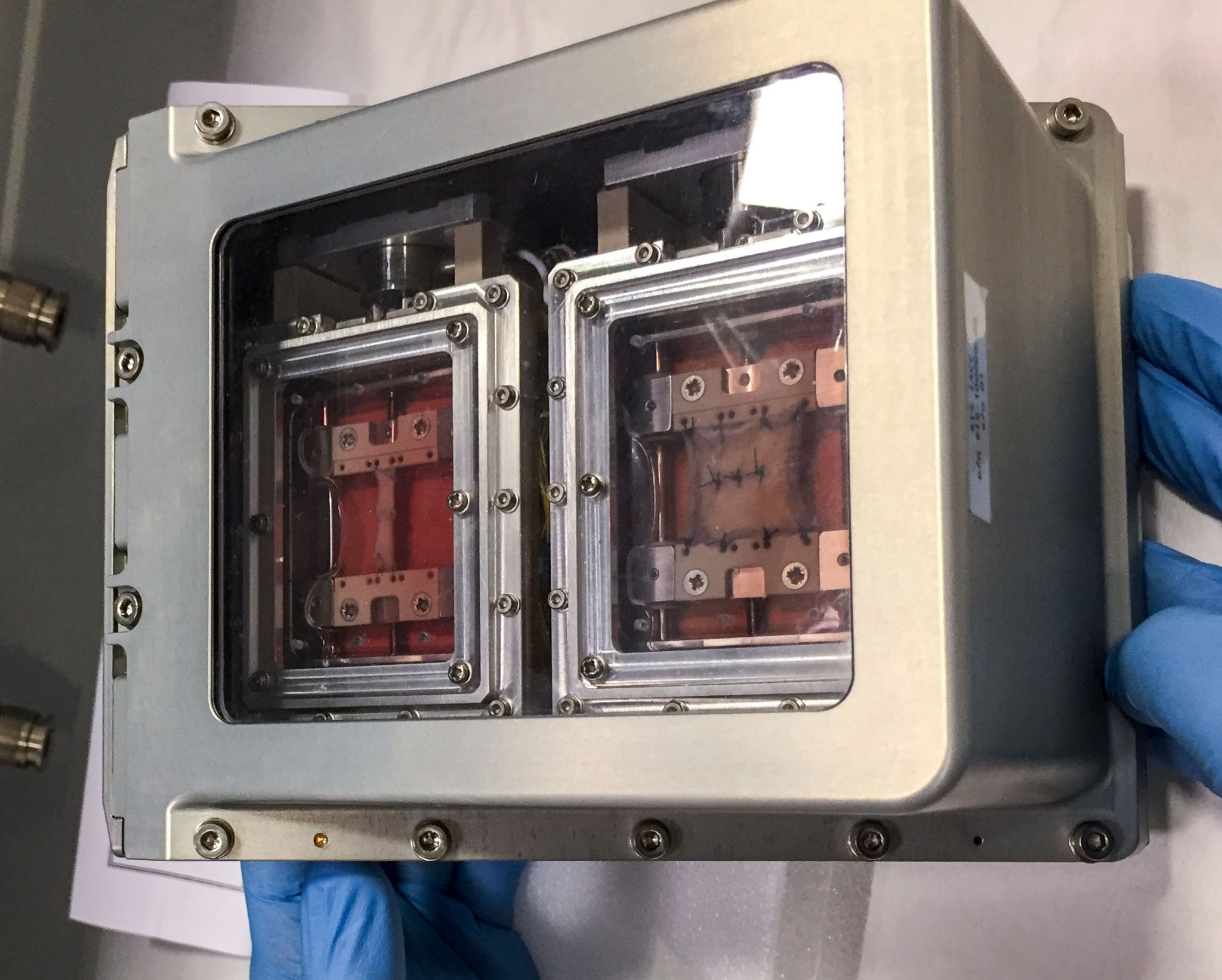 image of experiment hardware holding the experiment samples