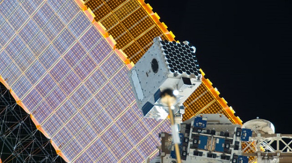 image of an experiment facility installed in the exterior of the space station