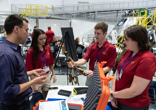 Micro-g Neutral Buoyancy Experiment Design Teams - NASA