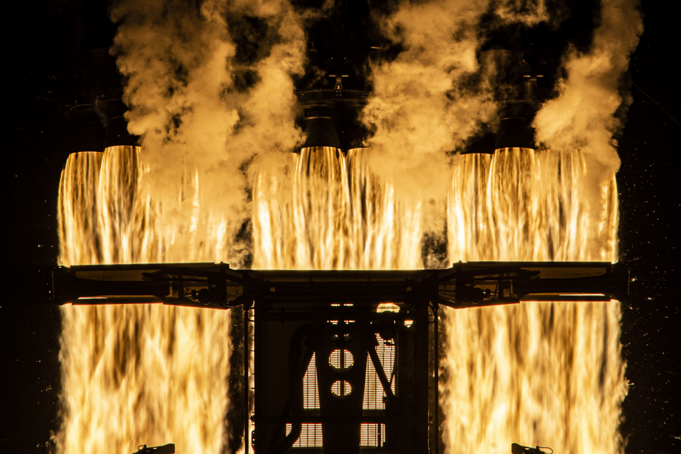 falcon_heavy_ussf-67_main_engines