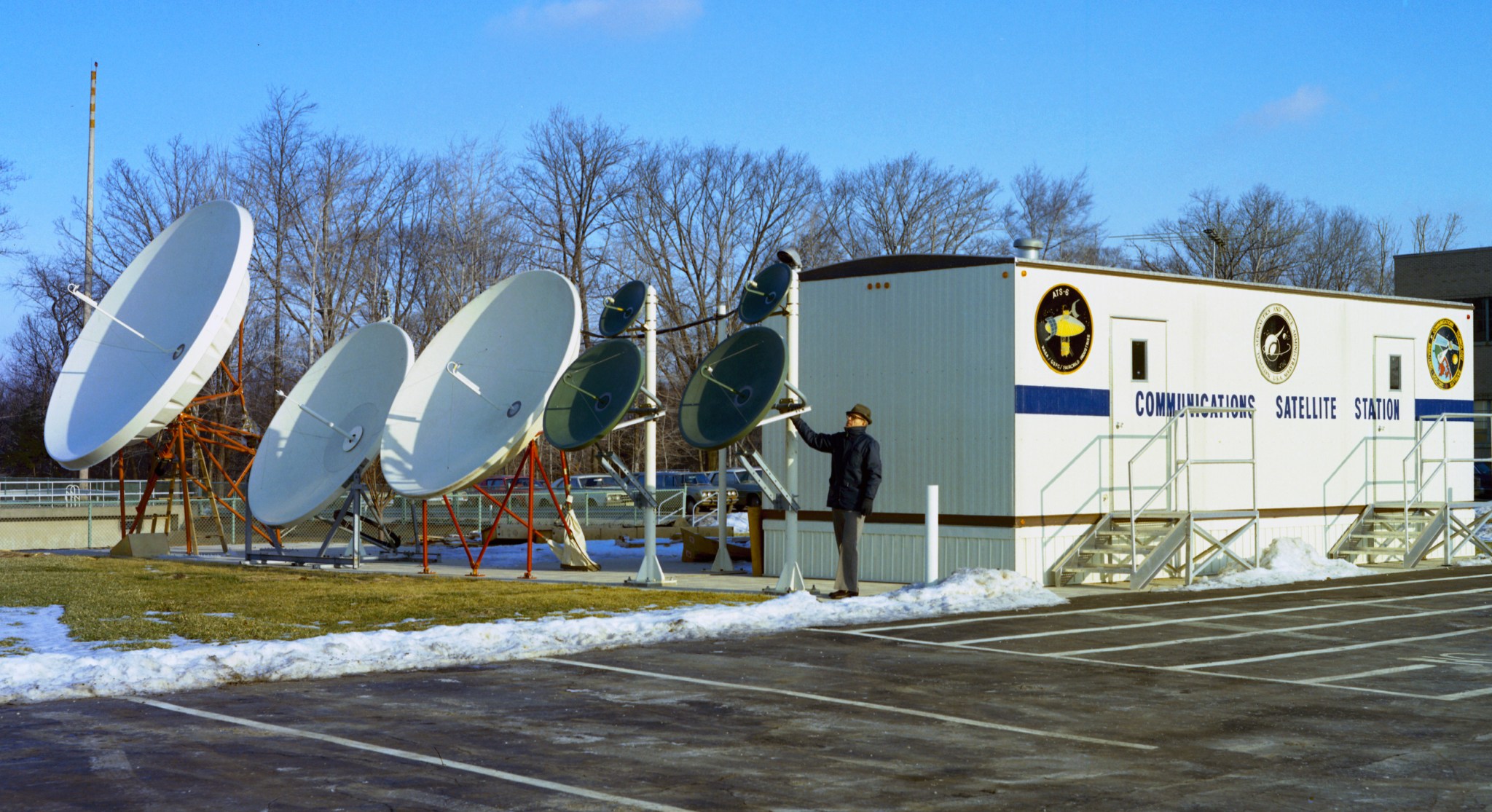 Trailer with set of satellite dishes.