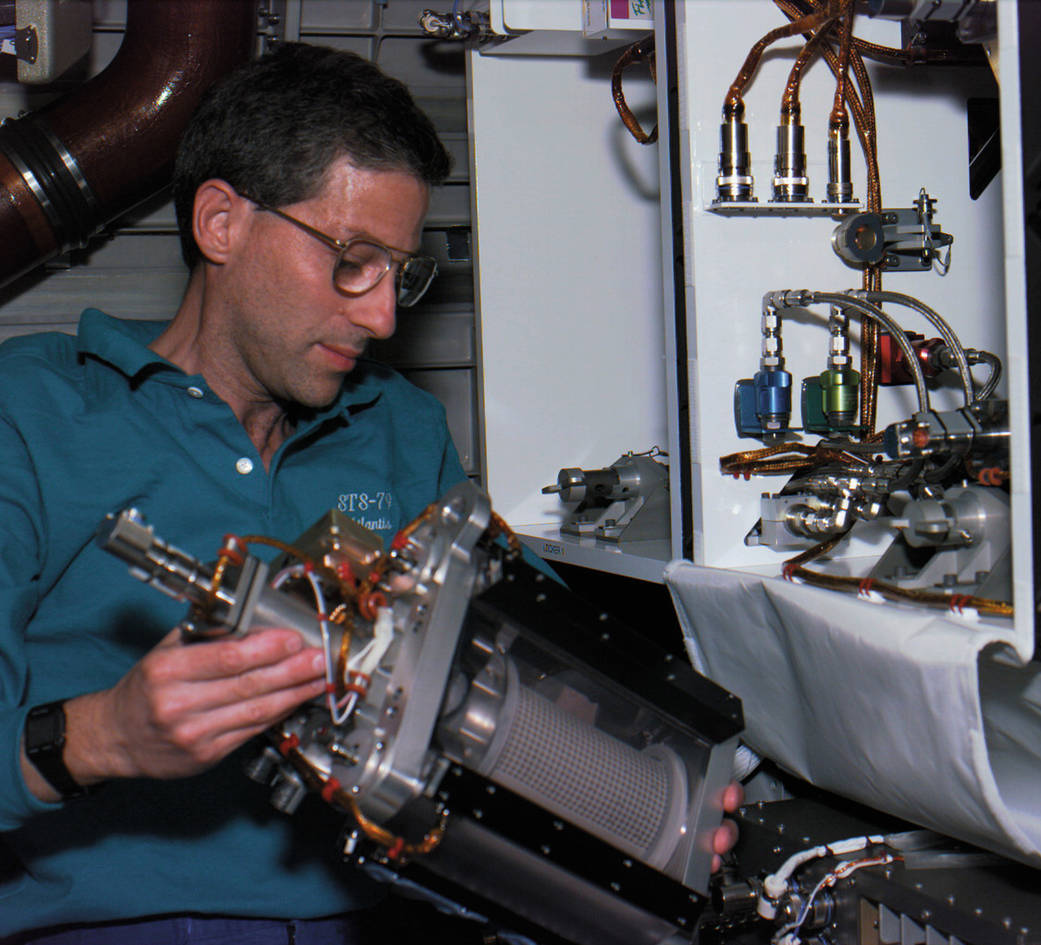 Astronaut Jay Apt installed the Mechanics of Granular Materials (MGM) during Space Shuttle mission STS-79. 