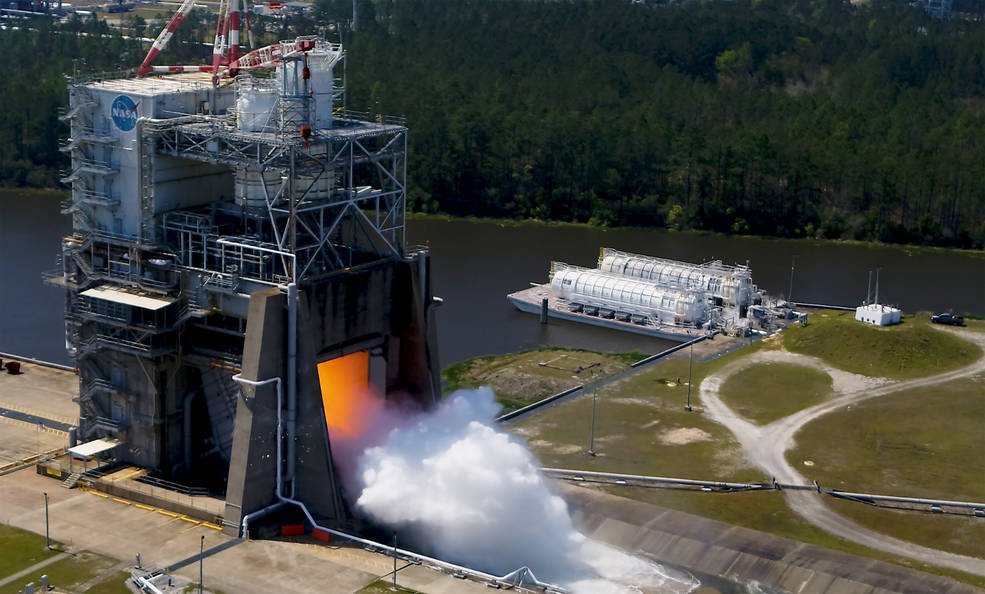 drone captured image of a RS-25 engine test