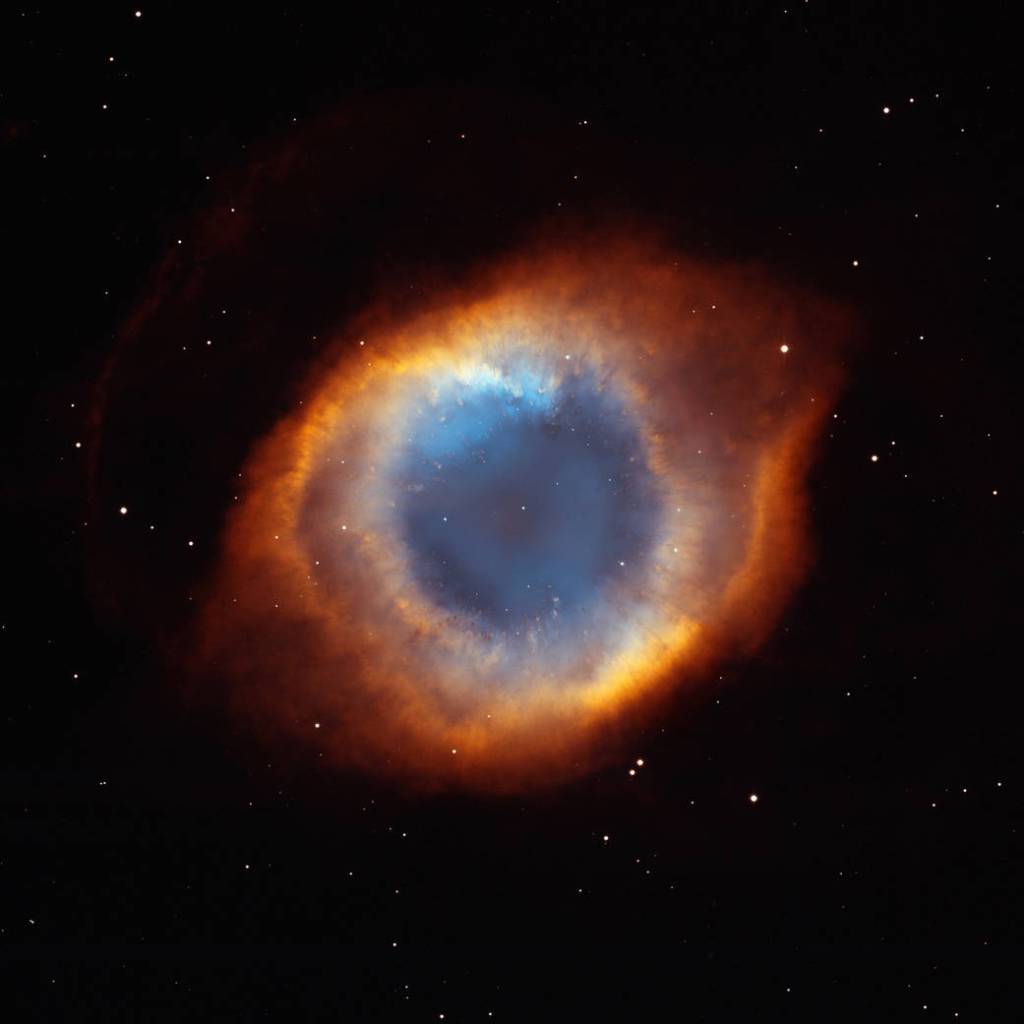 Iridescent Glory of Nearby Planetary Nebula