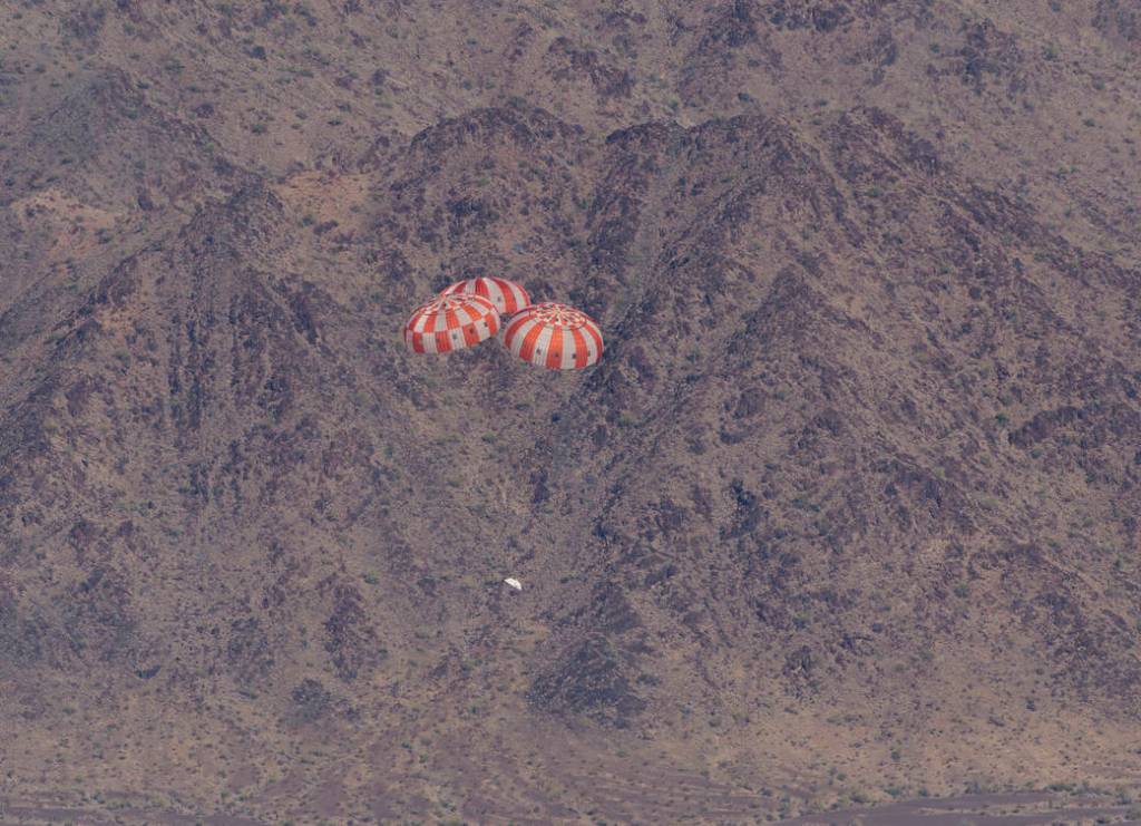Test Version of Orion Descends During Parachute Test