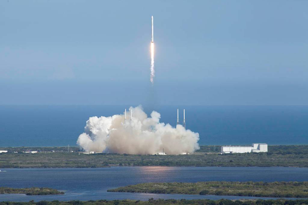 SpaceX Launches NASA Cargo and Research To International Space Station