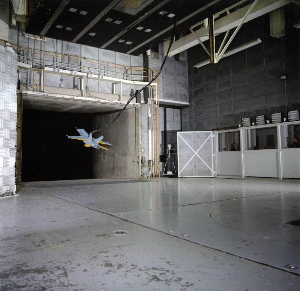 F-18 tethered "free flight" model. 