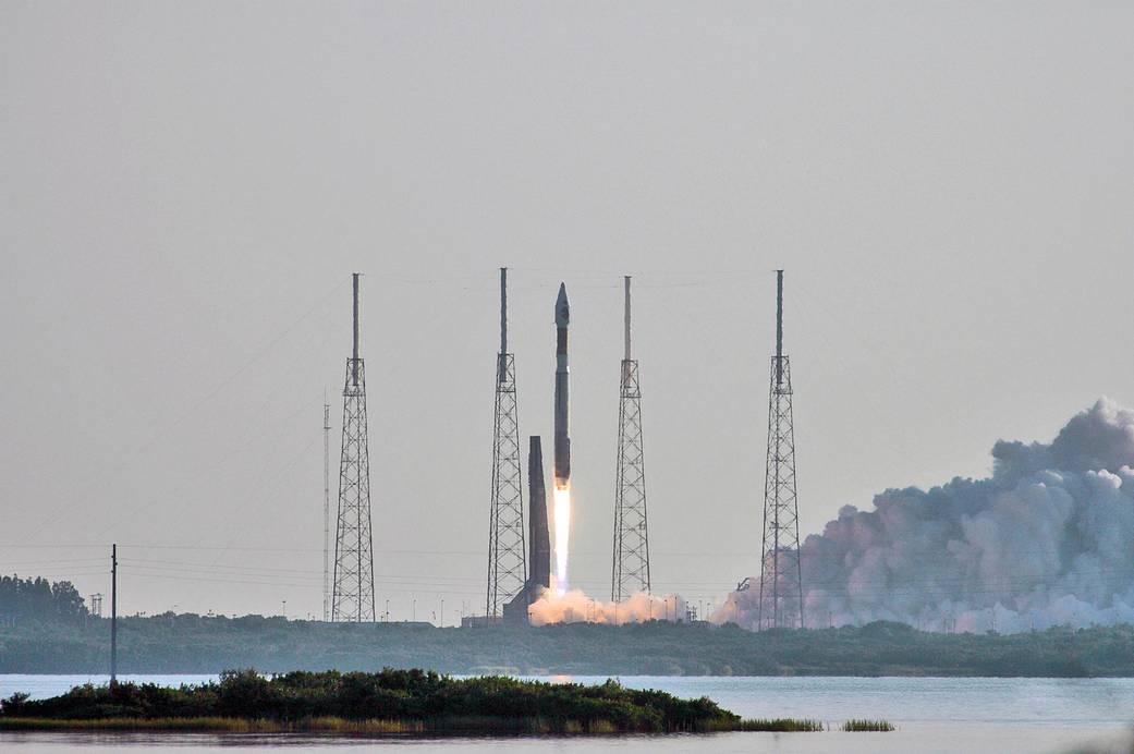 August 2005 - Mars Reconnaissance Orbiter (MRO) Launch
