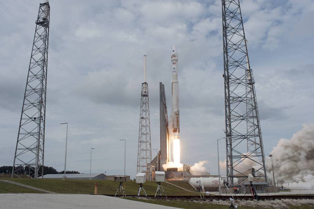 MAVEN Heads Toward Mars