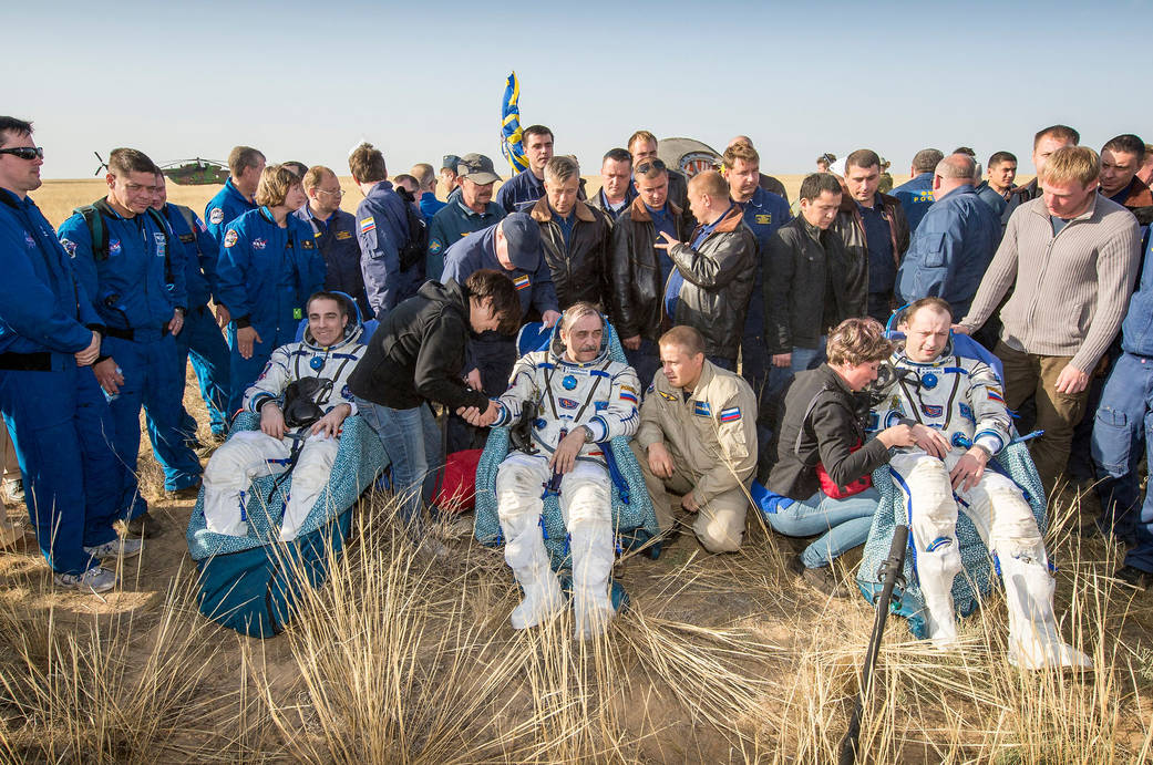 Expedition 36 Crew Lands in Kazakhstan