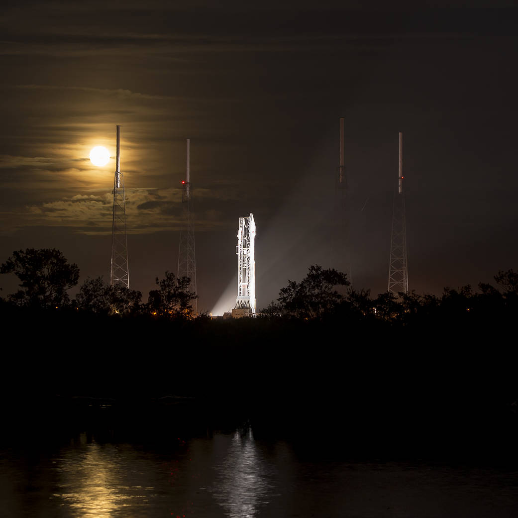 A full moon rises behind the United Launch Alliance Atlas V rocket with NASA's Mars Atmosphere and Volatile EvolutioN (MAVEN) sp