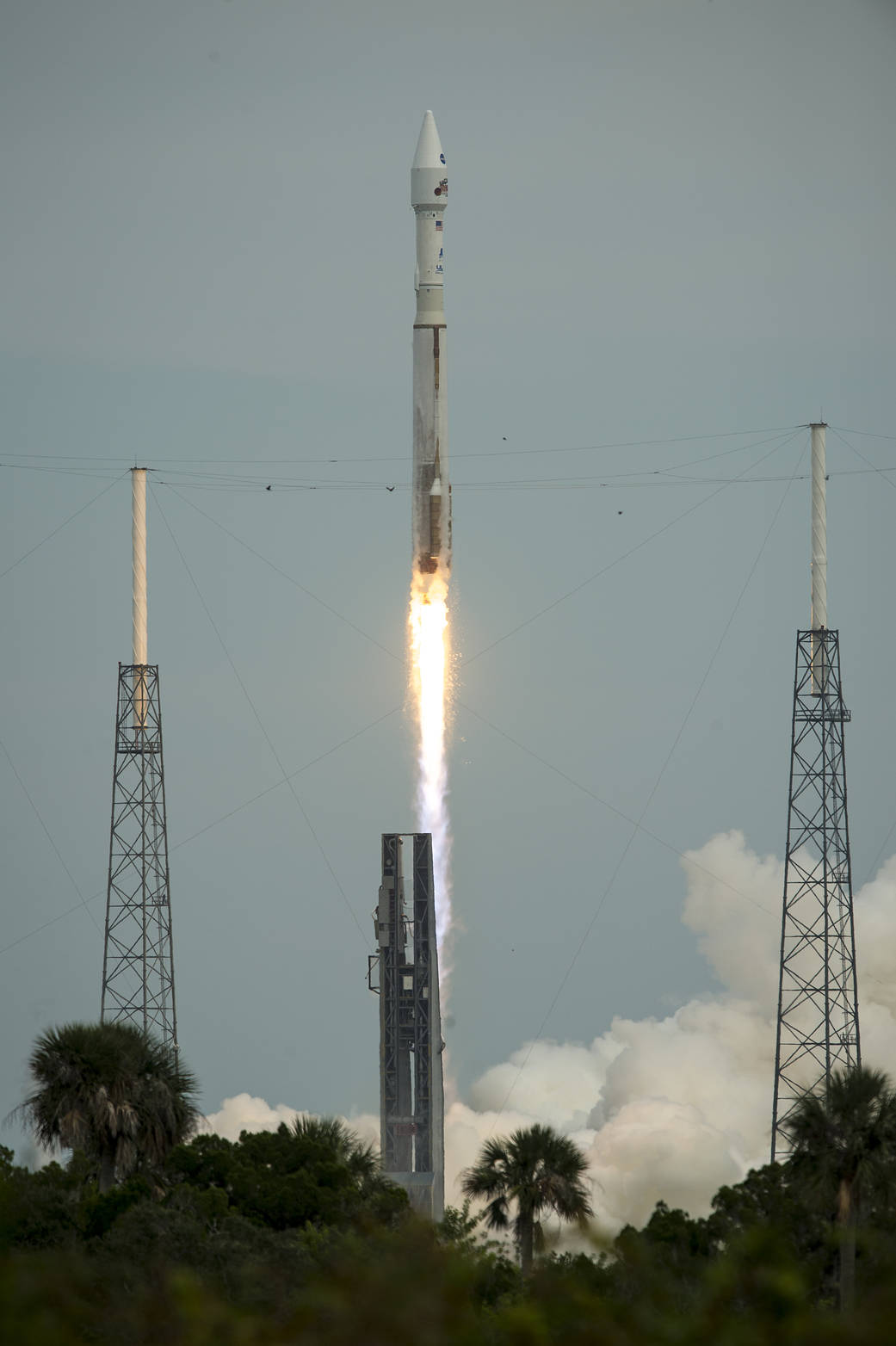 Rocket with MAVEN spacecraft aboard launches