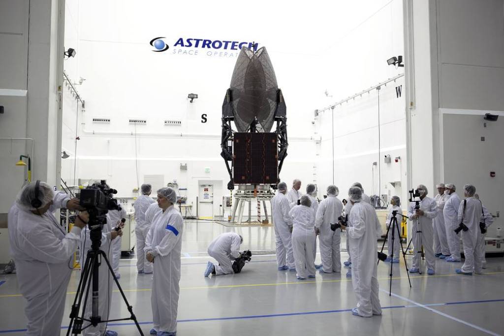 News Media View TDRS-L
