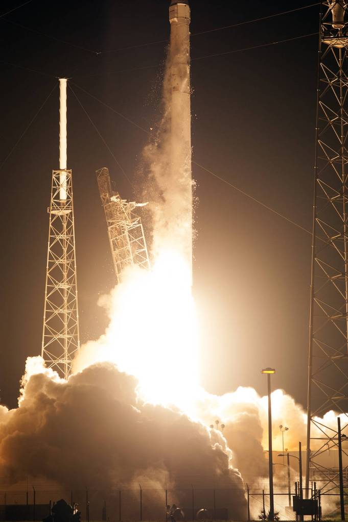 SpaceX Dragon Rockets to the Space Station