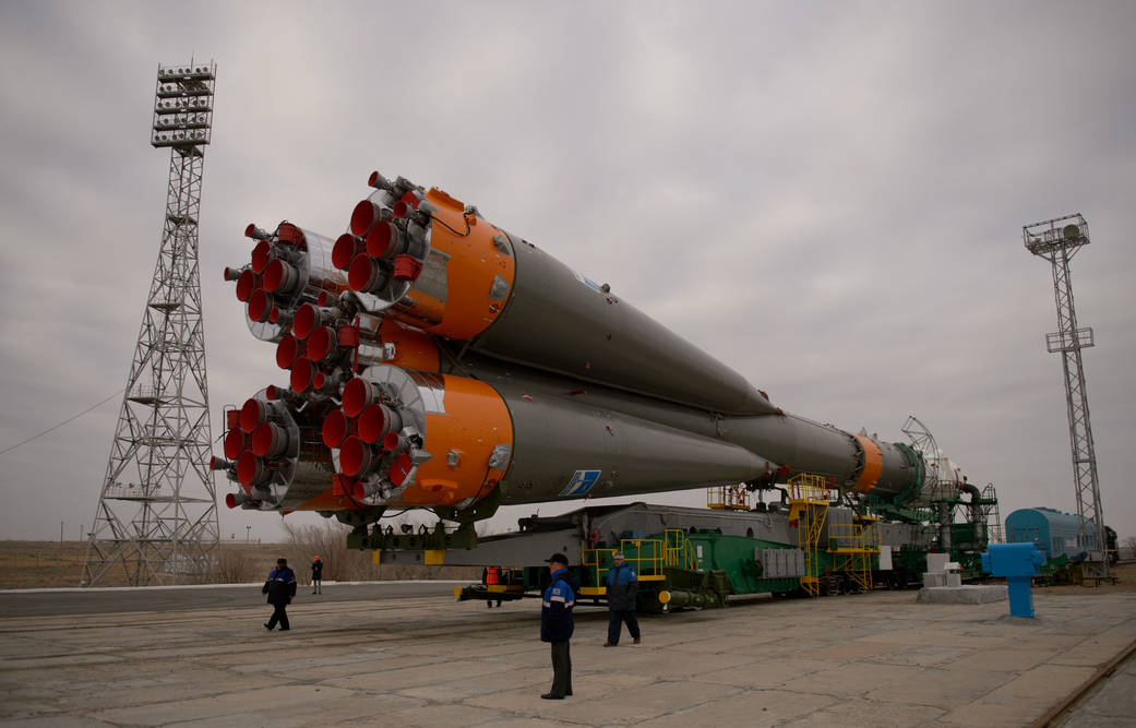 Soyuz TMA-12M Rolls Out to Launch Pad