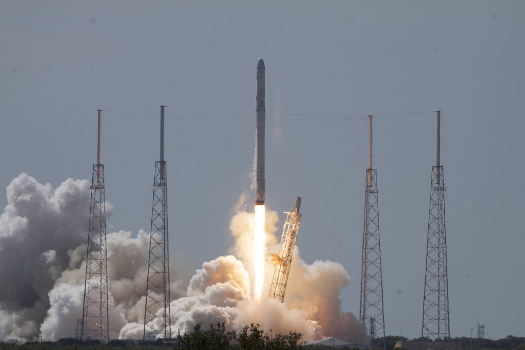 SpaceX CRS-7 Lift off