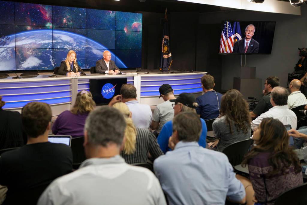 CRS-7 Post-Launch Press Conference