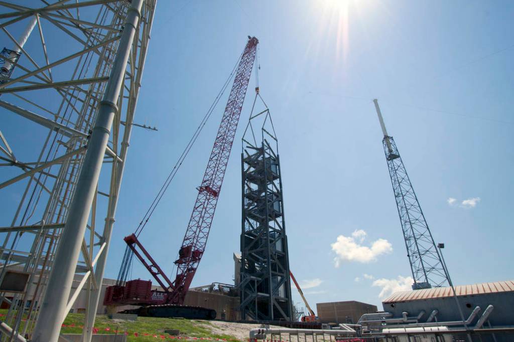 Fourth Tier Stacking for Crew Access Tower