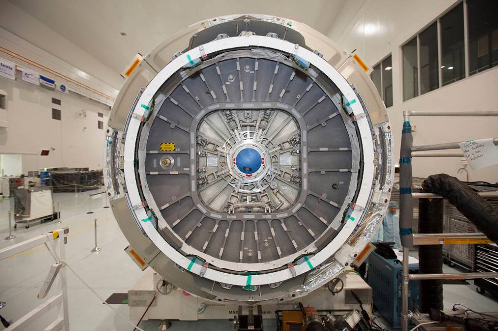 Hatch Sealed on Cygnus