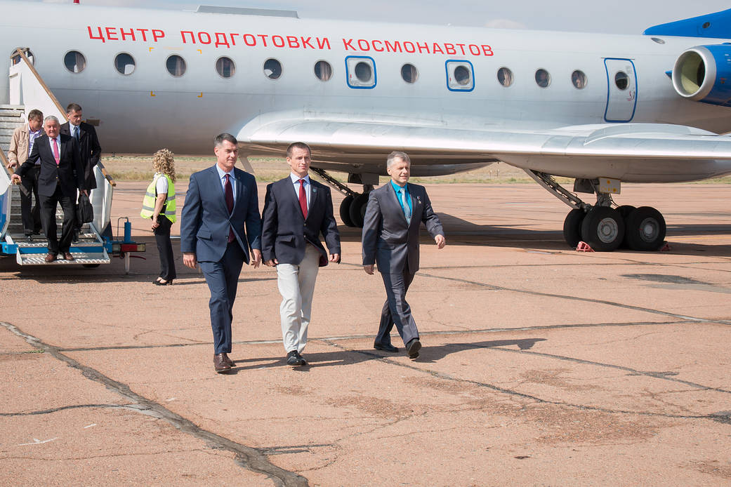 Expedition 49-50 Crew Members Arrive in Baikonur, Kazakhstan