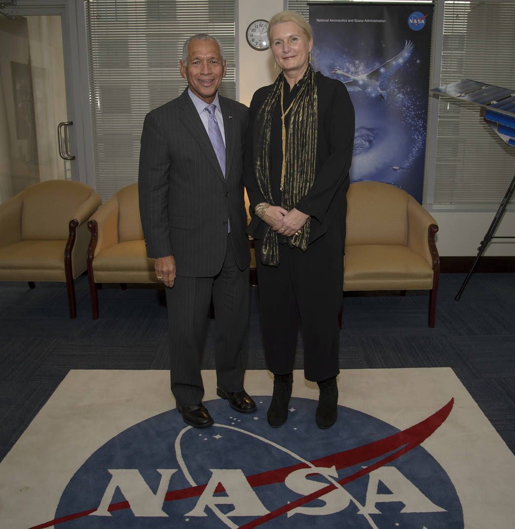 NASA Administrator Bolden and chair of German Aerospace Center pose for photo at NASA Headquarters