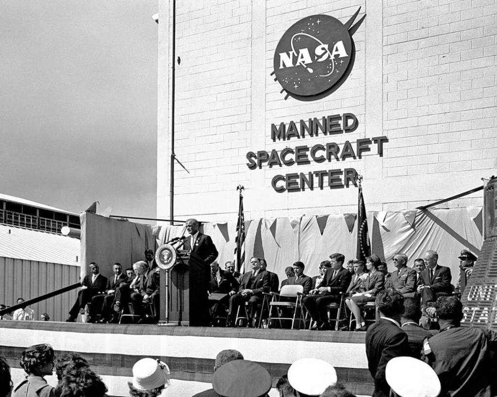 John Glenn Addresses the Crowd at Hangar S