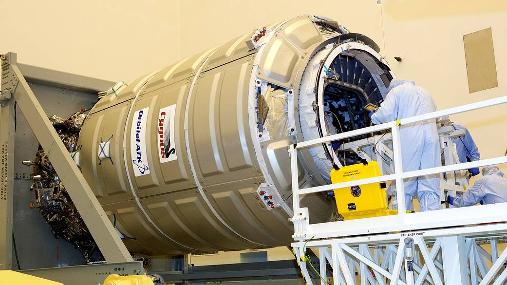 Hatch Closed for Orbital ATK CRS-4