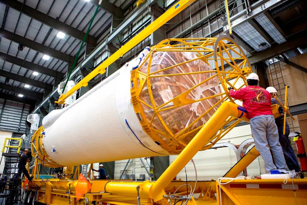 Centaur Stage for Orbital ATK CRS-6 Inspected
