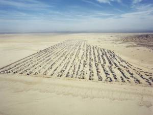 320,000 people come to Edwards to witness the landing of Columbia, the first space shuttle. Dryden itself hosted 20,000 VIPs.