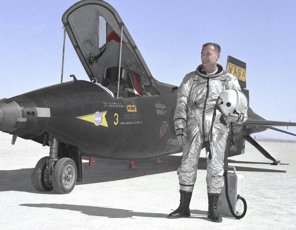 X-15 #3 is flown by NASA research pilot Milton O. Thompson in a heat transfer rate study.