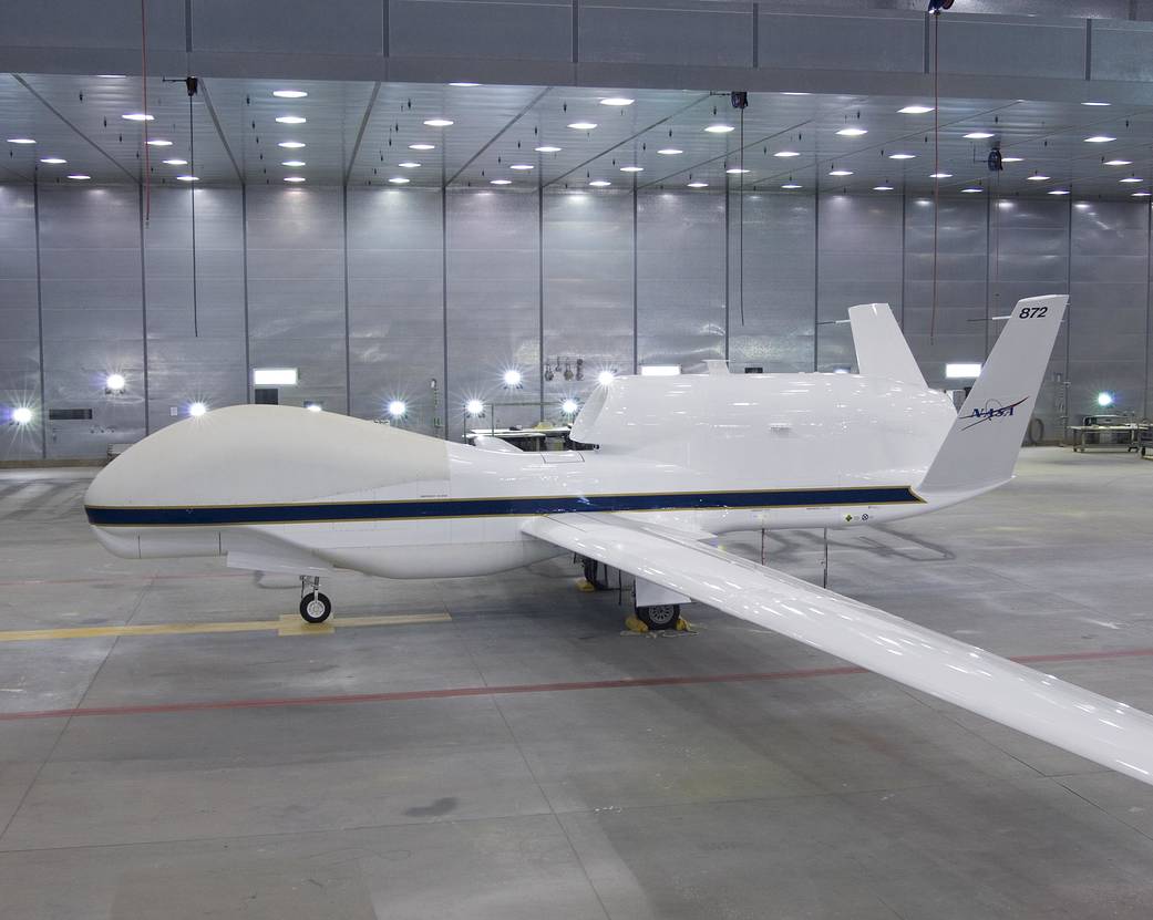 872 in EAFB Paint Hangar 
