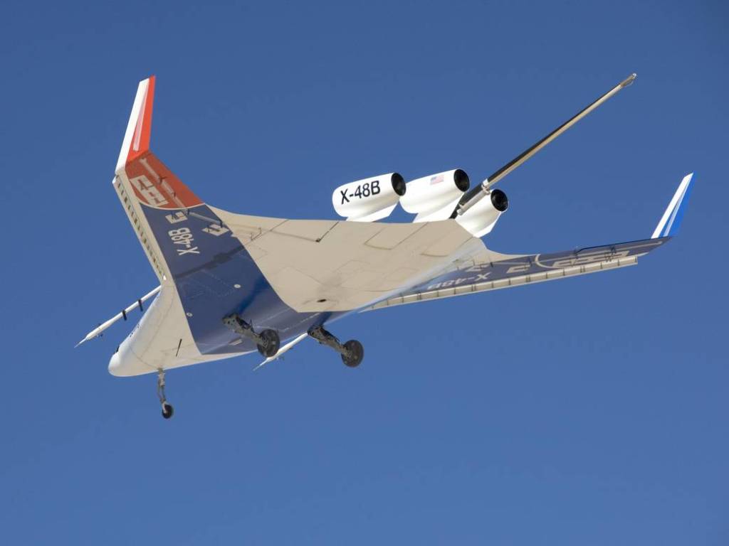 X-48B Exhibits Manta-Ray Planform on First Test Flight