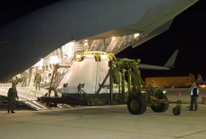 Air Force Loadmasters Oversee Unloading of Orion Crew Module