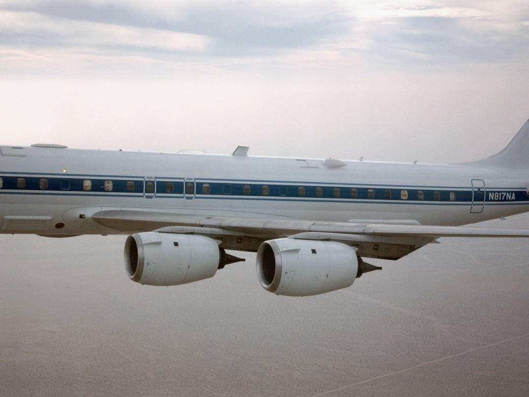 AeroSAPIENT Ku-band Transmit Antenna Seen on DC-8