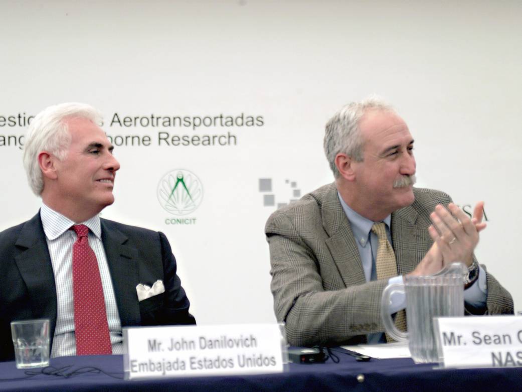 US Ambassador to Costa Rica and NASA Administrator at AirSAR Event