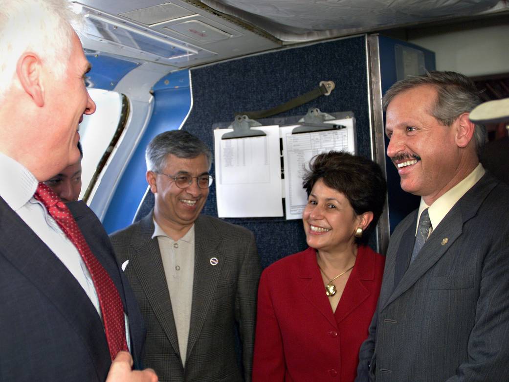 VIP's Visit DC-8 During AirSAR Mesoamerica Campaign