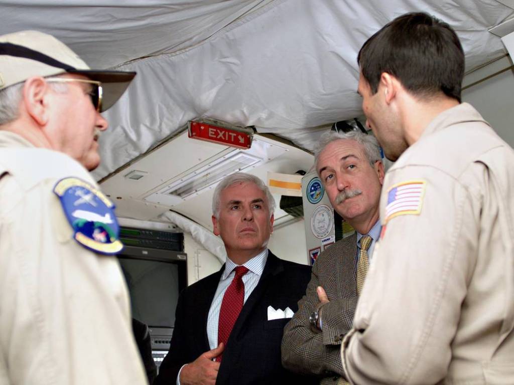 AirSAR Team Briefs Costa Rica Ambassador and NASA Administrator