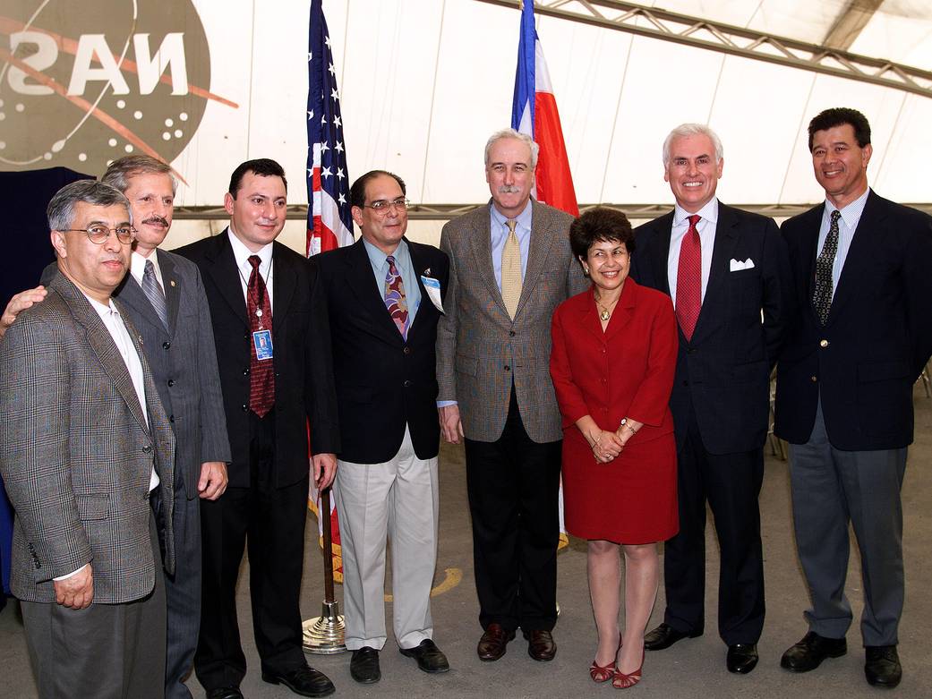 NASA Administrator Attends AirSAR Event with VIPs