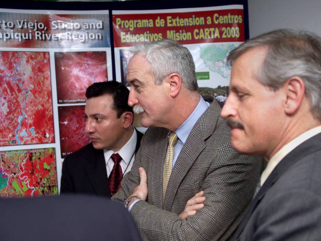 NASA Administrator Sean O’Keefe Reviews AirSAR Information