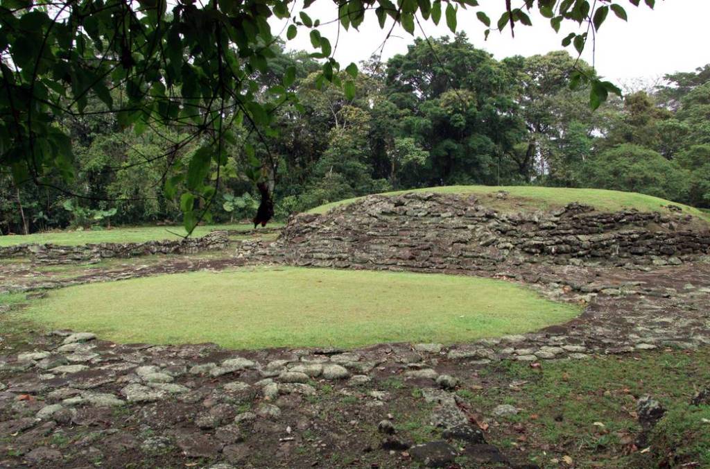 Pre-Colombian Ruins: DC-8 on AirSAR 2004 Mesoamerica Campaign