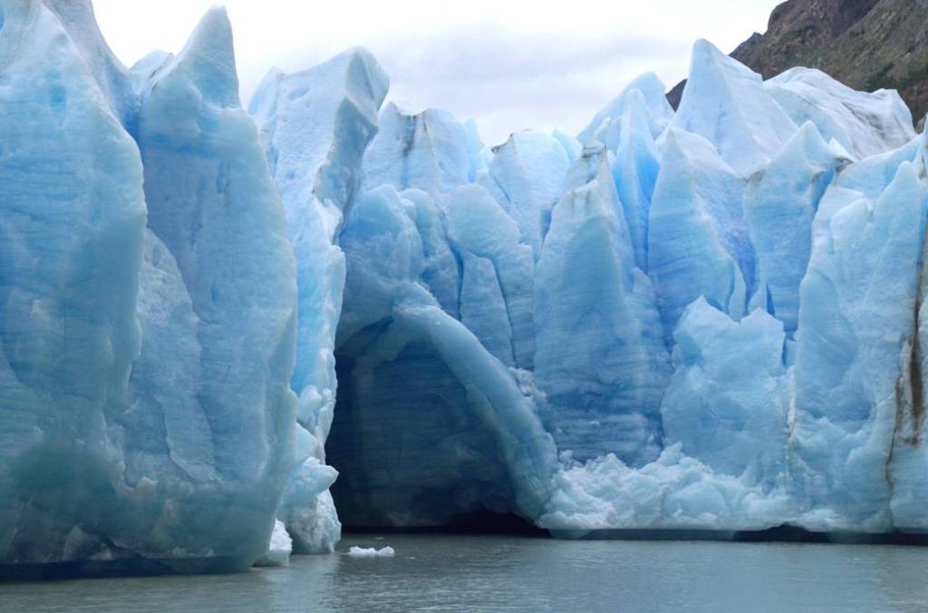 AirSAR: Cave in Glacier Grey in Torres del Paine National Park