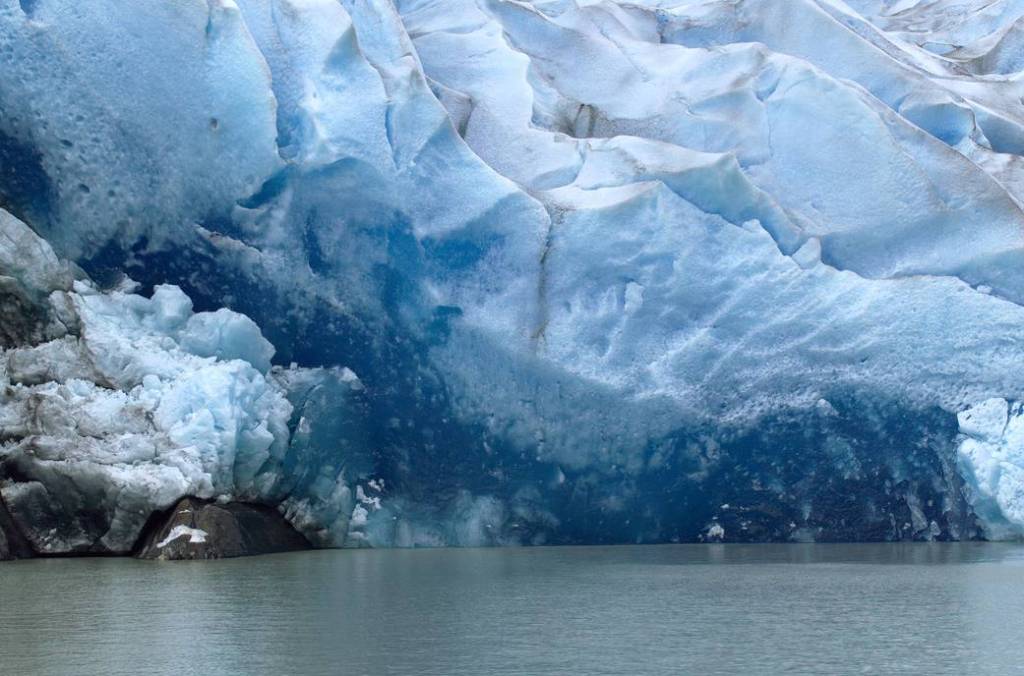 AirSAR: Close-up View of Grey Glacier from Lago Grey
