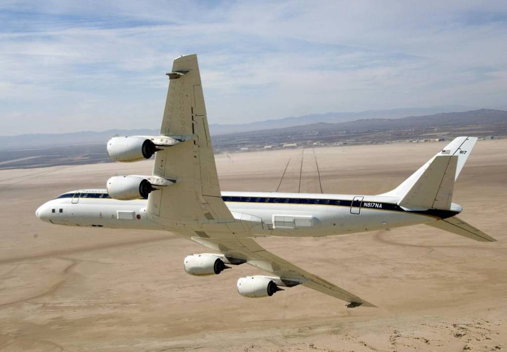 NASA’s DC-8 Airborne Science Laboratory Banks Low over Rogers Dry Lake
