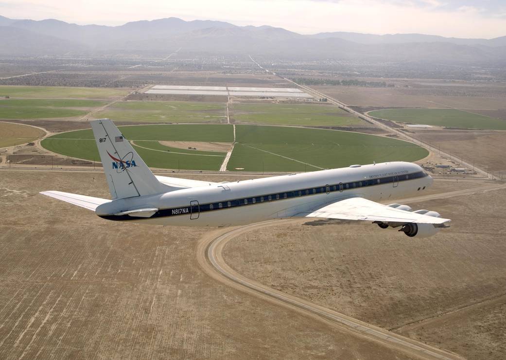 NASA's DC-8 Heads for Landing at Air Force Plant 42