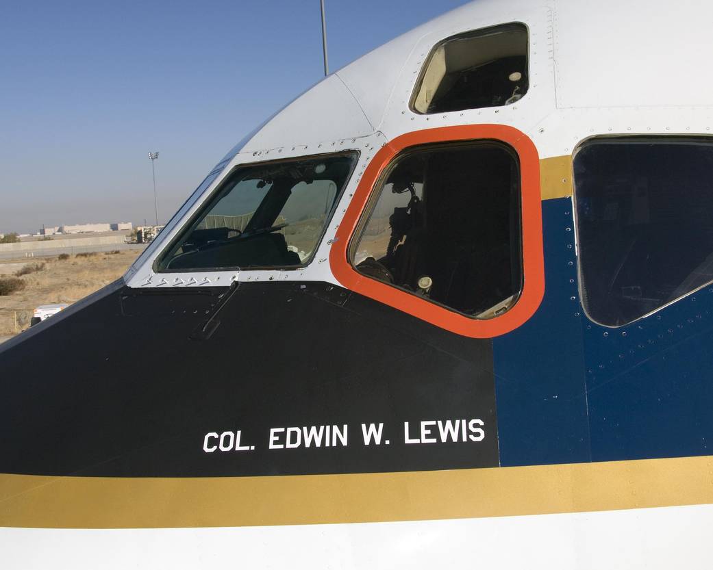 DC-8 Cockpit Window: Tribute to the Late Edwin W. Lewis