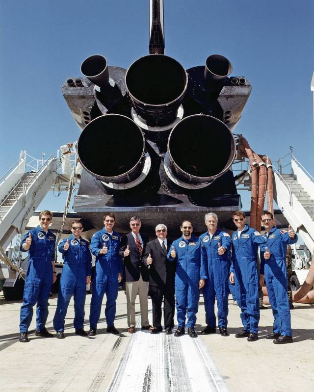 STS-100 Space Shuttle Endeavour Crew and NASA Dryden Flight Research Center Officials.