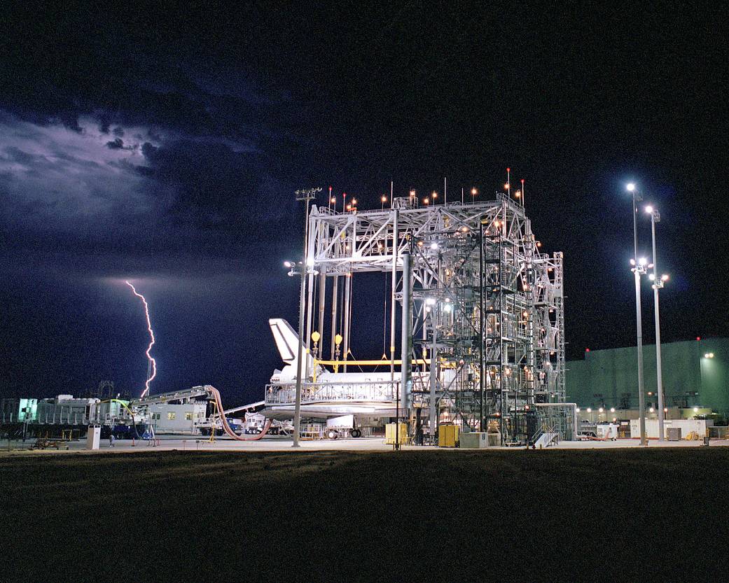 STS-114 Space Shuttle Discovery Receives Post-Flight Processing