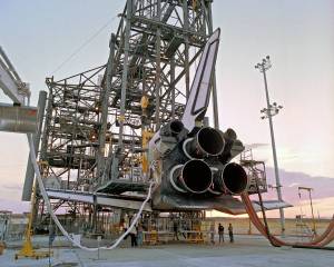 Space Shuttle Discovery During Post-Flight Processing